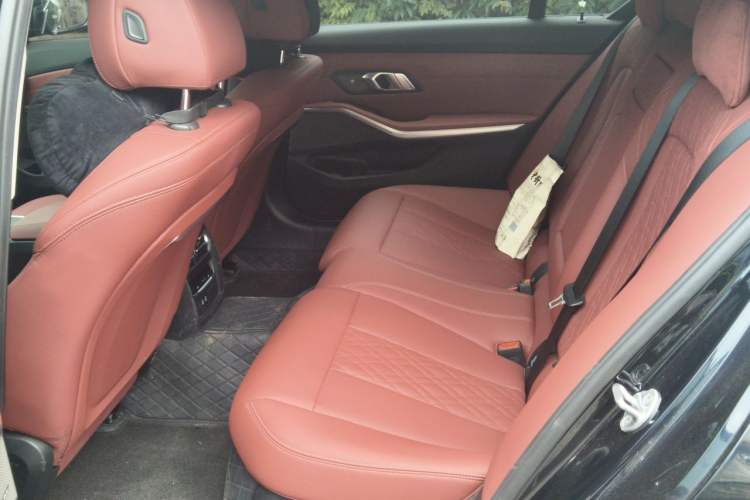 Used BMW 3 Series 2025 330Li M Sport Shadowline Package Left Rear Seat