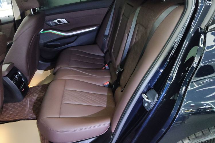 Used BMW 3 Series 2025 330Li M Sport Shadowline Package Left Rear Seat