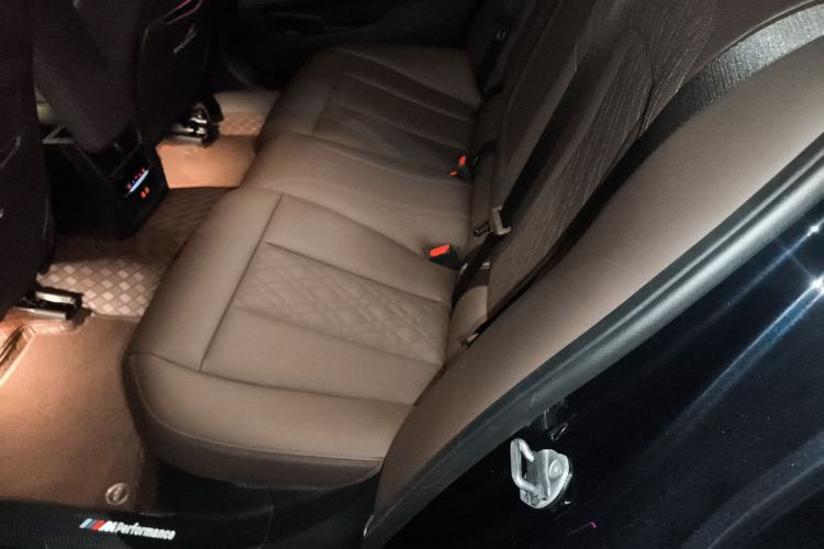 Used BMW 3 Series 2025 330Li M Sport Shadowline Package Left Rear Seat