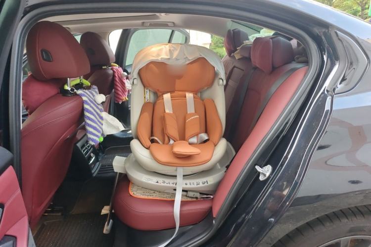 Used BMW 3 Series 2025 330Li M Sport Shadowline Package Left Rear Seat