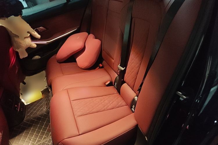 Used BMW 3 Series 2025 330Li M Sport Shadowline Package Left Rear Seat