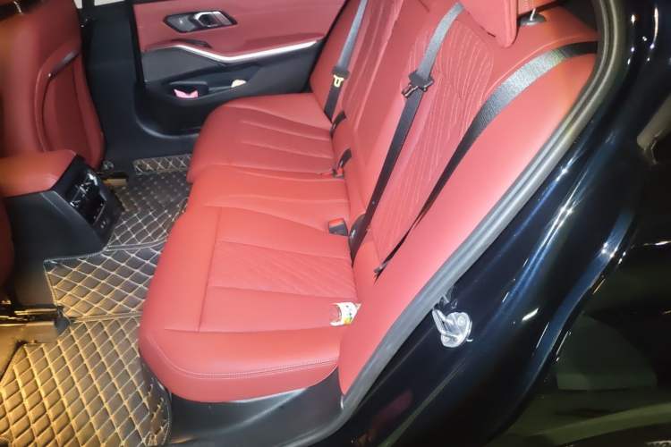 Used BMW 3 Series 2025 330Li M Sport Shadowline Package Left Rear Seat