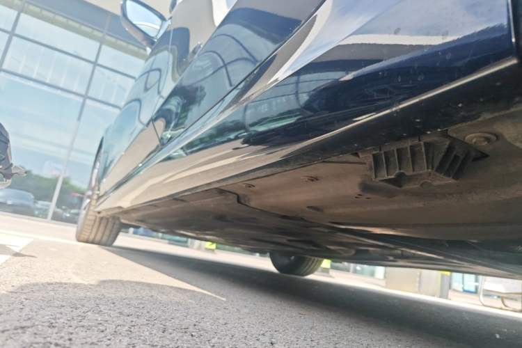 Used BMW 3 Series 2025 325Li M Sport Package Left Side Sill