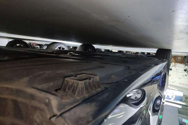 Used BMW 3 Series 2025 330Li M Sport Shadowline Package Left Side Sill
