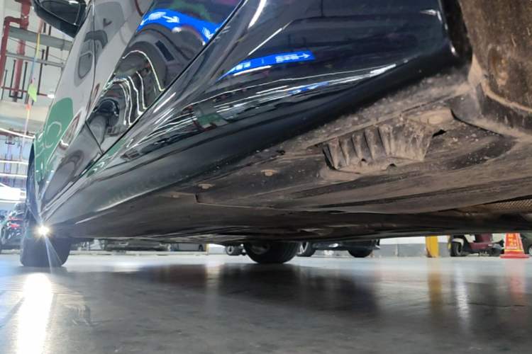 Used BMW 3 Series 2025 330Li M Sport Shadowline Package Left Side Sill