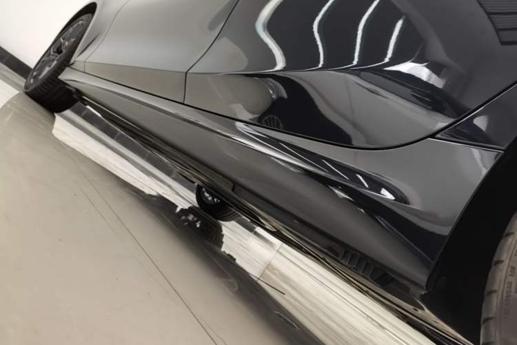 Used BMW 3 Series 2025 330Li M Sport Shadowline Package Left Side Sill