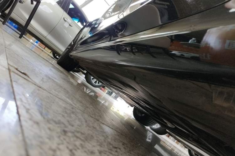 Used BMW 3 Series 2025 325Li M Sport Package Left Side Sill