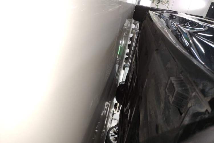 Used BMW 3 Series 2025 330Li M Sport Shadowline Package Left Side Sill