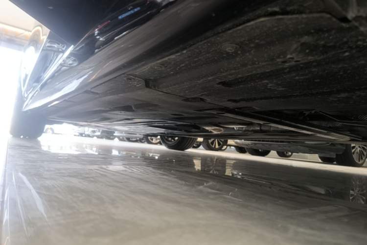 Used BMW 3 Series 2025 330Li M Sport Shadowline Package Left Side Sill