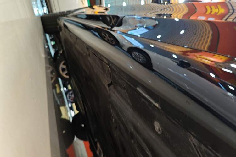 Used BMW 3 Series 2025 325Li M Sport Package Left Side Sill