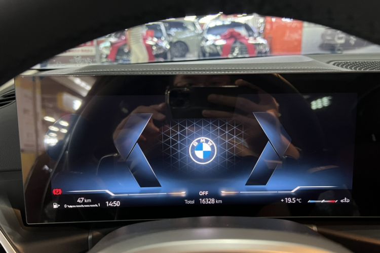 Used BMW 3 Series 2025 330Li M Sport Shadowline Package Odometer Close Up