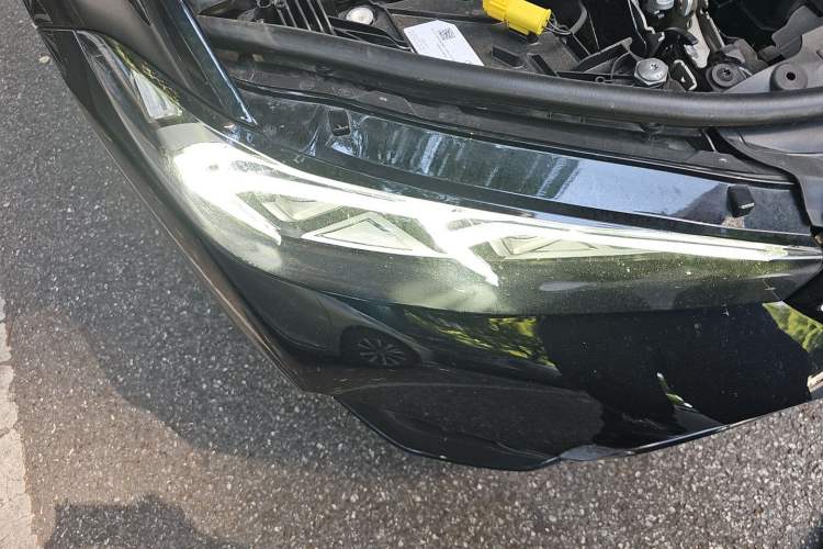 Used BMW 3 Series 2025 330Li M Sport Shadowline Package Right Front Headlight