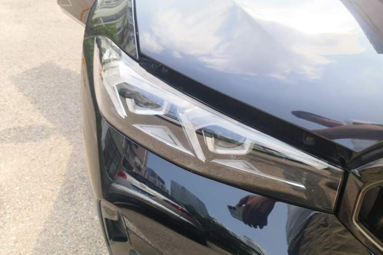 Used BMW 3 Series 2025 330Li M Sport Shadowline Package Right Front Headlight
