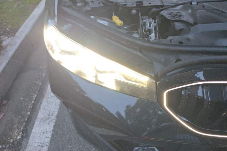 Used BMW 3 Series 2025 330Li M Sport Shadowline Package Right Front Headlight