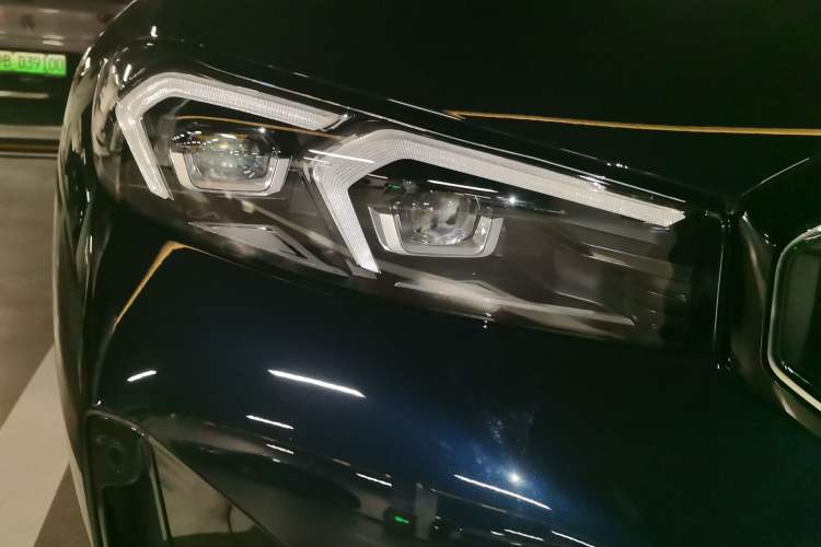 Used BMW 3 Series 2025 330Li M Sport Shadowline Package Right Front Headlight