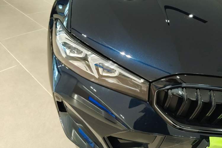 Used BMW 3 Series 2025 330Li M Sport Shadowline Package Right Front Headlight
