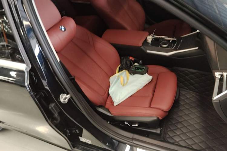 Used BMW 3 Series 2025 325Li M Sport Package Right Front Seat