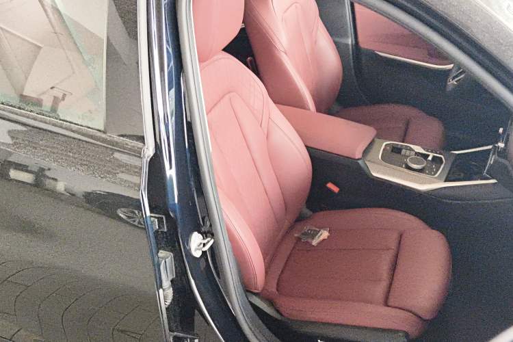 Used BMW 3 Series 2025 330Li M Sport Shadowline Package Right Front Seat