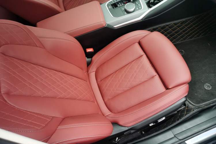 Used BMW 3 Series 2025 325i M Sport Package Right Front Seat