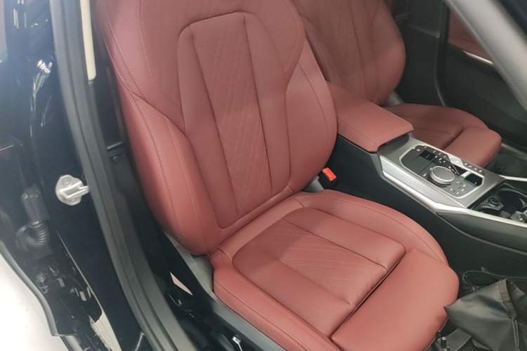 Used BMW 3 Series 2025 330Li M Sport Shadowline Package Right Front Seat
