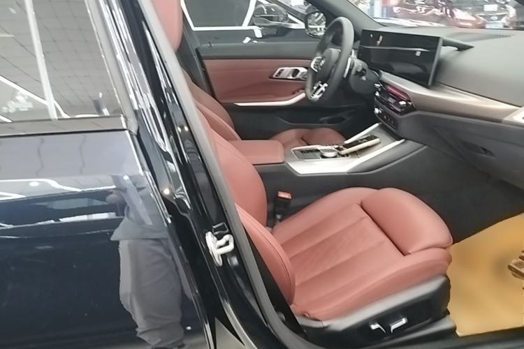 Used BMW 3 Series 2025 330i M Sport Night Edition Package Right Front Seat