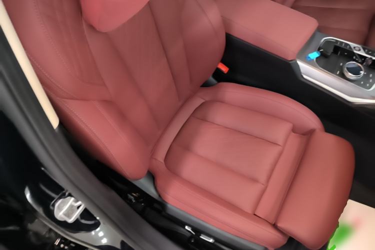 Used BMW 3 Series 2025 330Li M Sport Shadowline Package Right Front Seat
