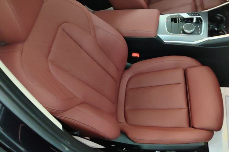 Used BMW 3 Series 2025 330Li M Sport Shadowline Package Right Front Seat