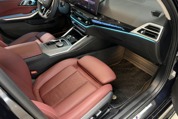 Used BMW 3 Series 2025 325i M Sport Package Right Front Seat