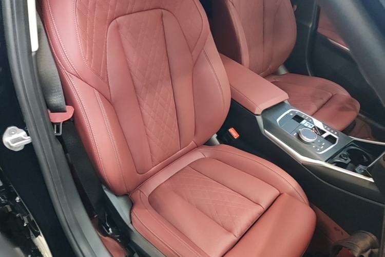 Used BMW 3 Series 2025 330Li M Sport Shadowline Package Right Front Seat