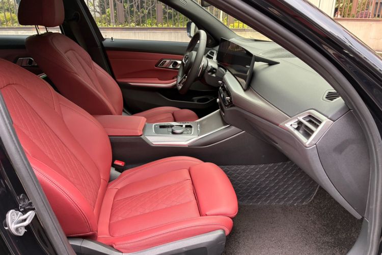 Used BMW 3 Series 2025 330Li M Sport Shadowline Package Right Front Seat
