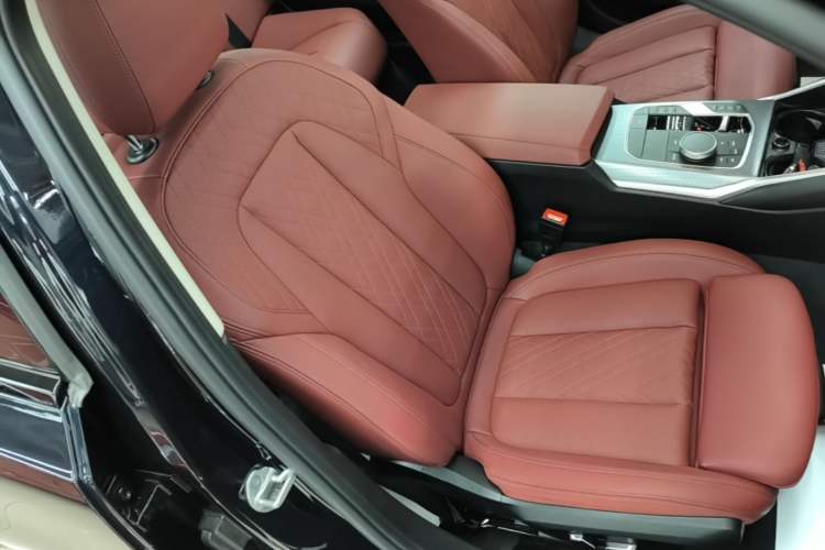 Used BMW 3 Series 2025 330Li M Sport Shadowline Package Right Front Seat