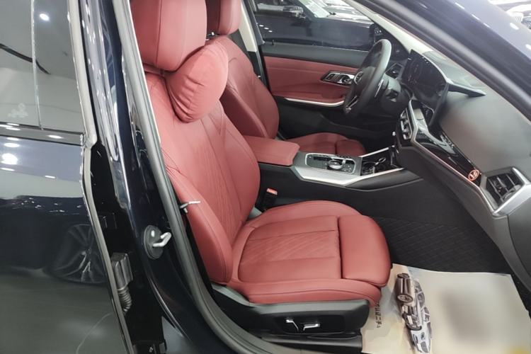 Used BMW 3 Series 2025 330Li M Sport Shadowline Package Right Front Seat