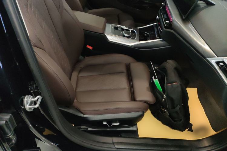 Used BMW 3 Series 2025 330Li M Sport Shadowline Package Right Front Seat