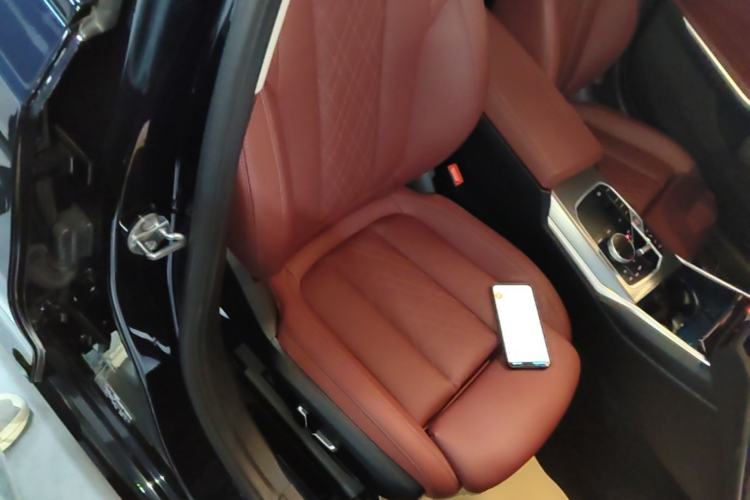 Used BMW 3 Series 2025 330Li M Sport Shadowline Package Right Front Seat