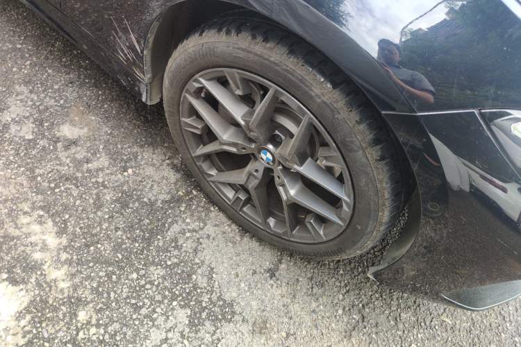 Used BMW 3 Series 2025 330Li M Sport Shadowline Package Right Front Wheel Hub