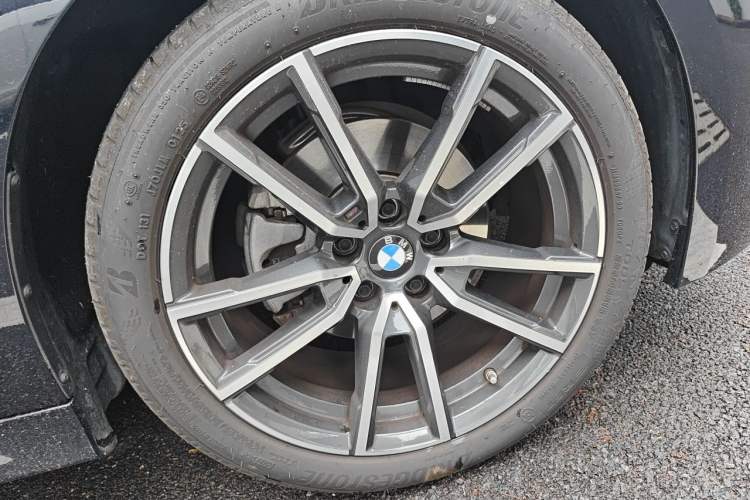Used BMW 3 Series 2025 325Li M Sport Package Right Front Wheel Hub