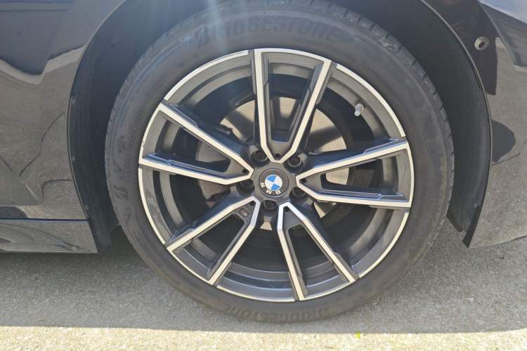 Used BMW 3 Series 2025 325Li M Sport Package Right Front Wheel Hub