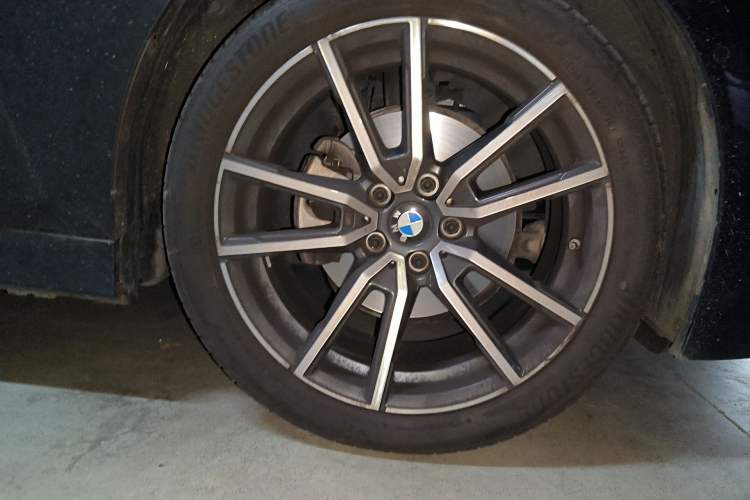 Used BMW 3 Series 2025 325Li M Sport Package Right Front Wheel Hub