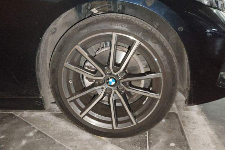 Used BMW 3 Series 2025 325Li M Sport Package Right Front Wheel Hub