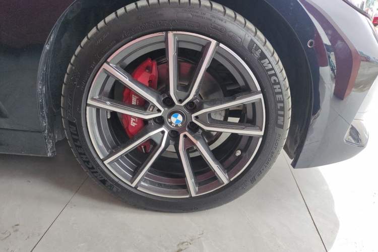 Used BMW 3 Series 2025 325Li M Sport Package Right Front Wheel Hub