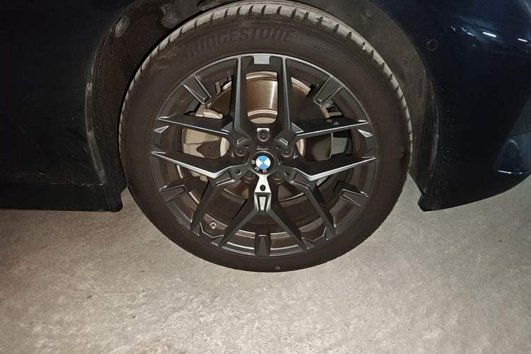 Used BMW 3 Series 2025 330Li M Sport Shadowline Package Right Front Wheel Hub