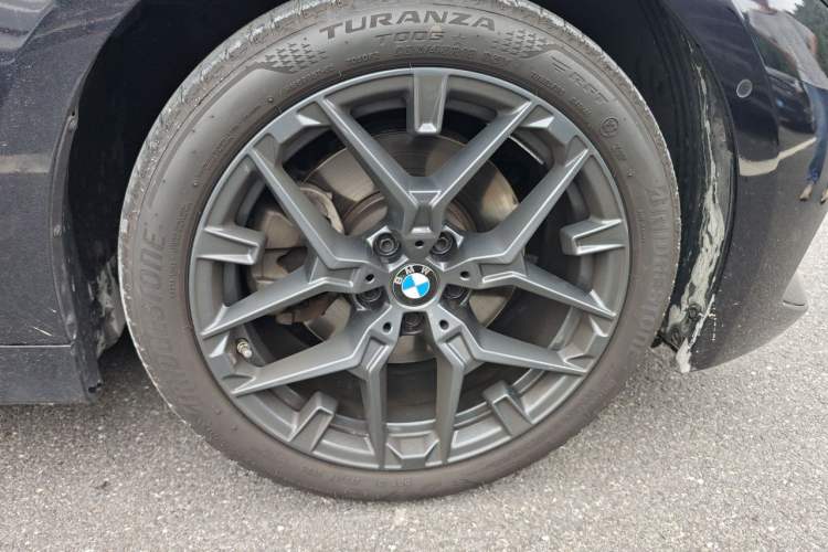 Used BMW 3 Series 2025 330Li M Sport Shadowline Package Right Front Wheel Hub