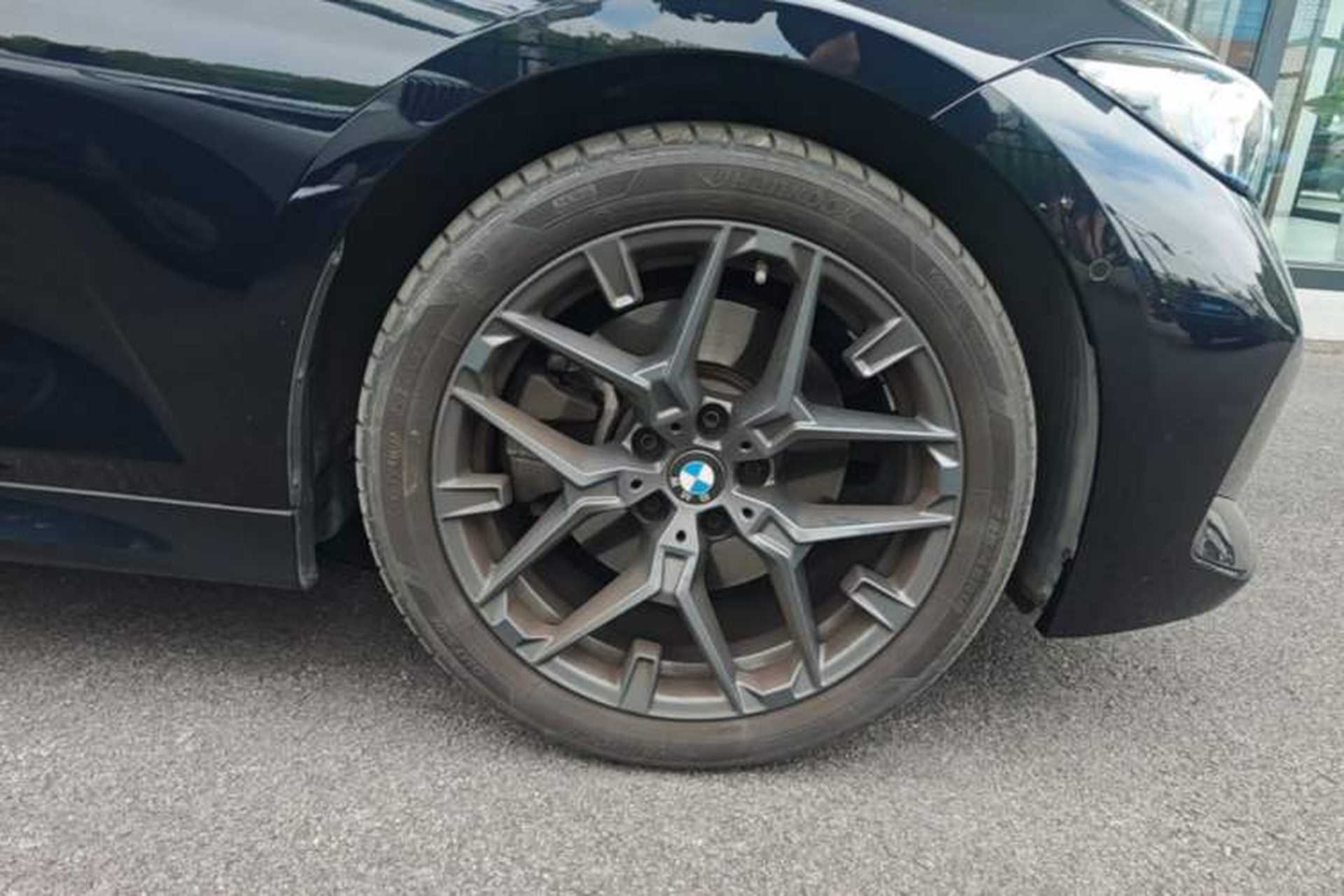 Used BMW 3 Series 2025 330Li M Sport Shadowline Package Right Front Wheel Hub
