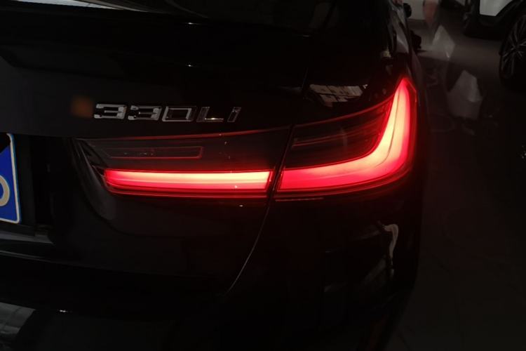 Used BMW 3 Series 2025 330Li M Sport Shadowline Package Right Rear Taillight