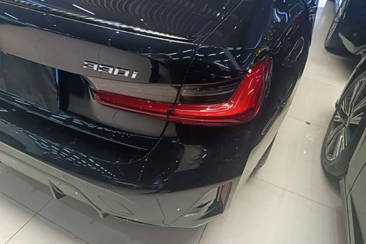 Used BMW 3 Series 2025 330i M Sport Night Edition Package Right Rear Taillight