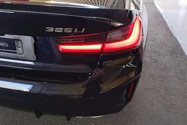 Used BMW 3 Series 2025 325Li M Sport Package Right Rear Taillight