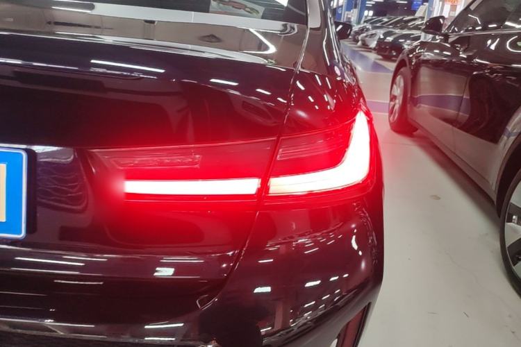 Used BMW 3 Series 2025 330Li M Sport Shadowline Package Right Rear Taillight