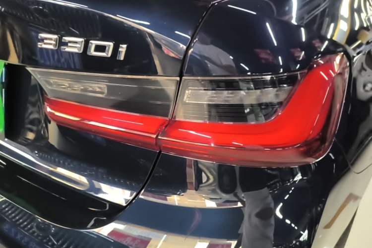 Used BMW 3 Series 2025 330Li M Sport Shadowline Package Right Rear Taillight
