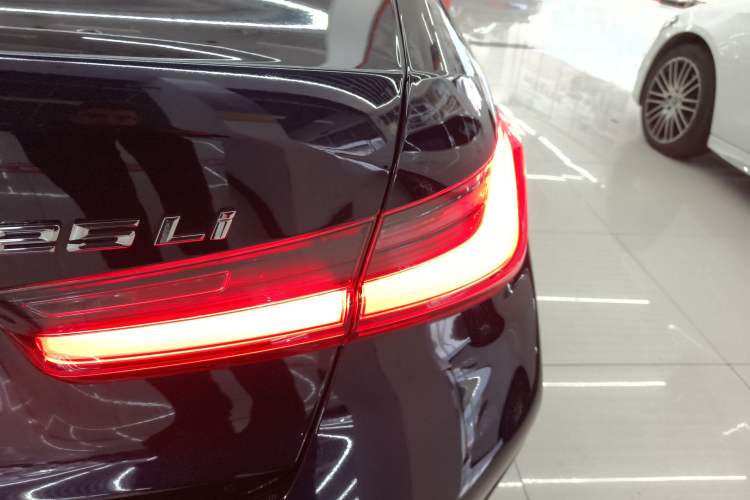 Used BMW 3 Series 2025 325Li M Sport Package Right Rear Taillight