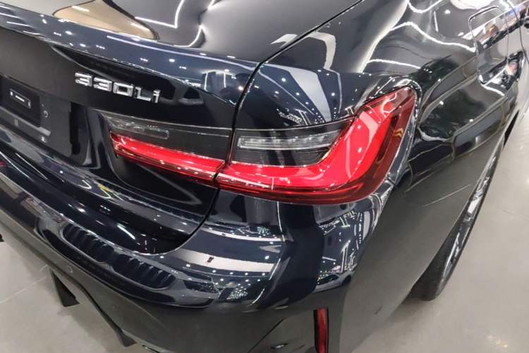 Used BMW 3 Series 2025 330Li M Sport Shadowline Package Right Rear Taillight